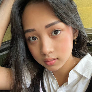 Meet your Posher, Mia